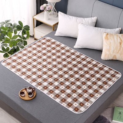 Soft Absorbent Mattress Protector 100x150cm, Anti-Slip Waterproof Back, Tiny Dotted Heart Print, Delicate Daily Mat