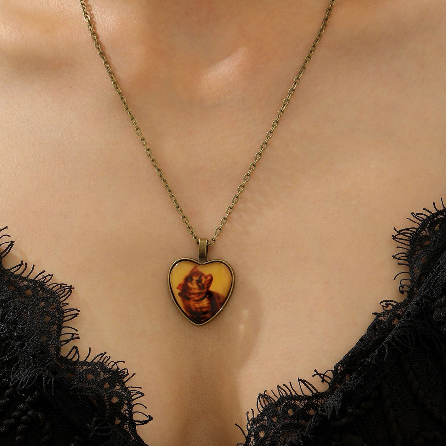 Vintage Oval Time Gem Glass Alloy Pendant Necklace, Antique Bronze Tone, Unique Vintage Gift For Evening Gathering