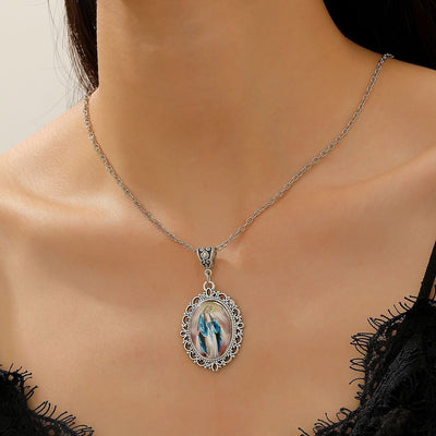 Elegant Oval Time Gem Glass Alloy Charm Necklace, Antique Silver Finish, Exquisite Gift For Anniversary & Cocktail Party
