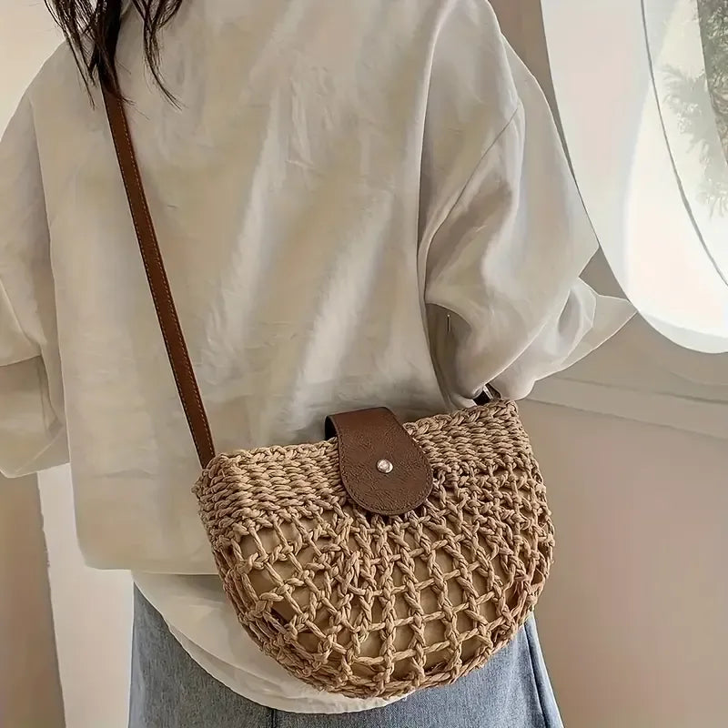 Natural straw woven handbag, leather flap with metal zipper, dual-use as handbag and crossbody bag, lightweight and practical, versatile for summer./BROWN