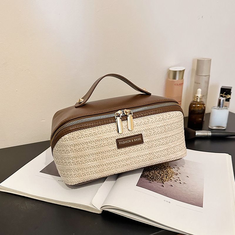PU Large Capacity, Your Perfect Travel Companion — Stylish & Versatile Three-Dimensional Makeup Bag./Straw white