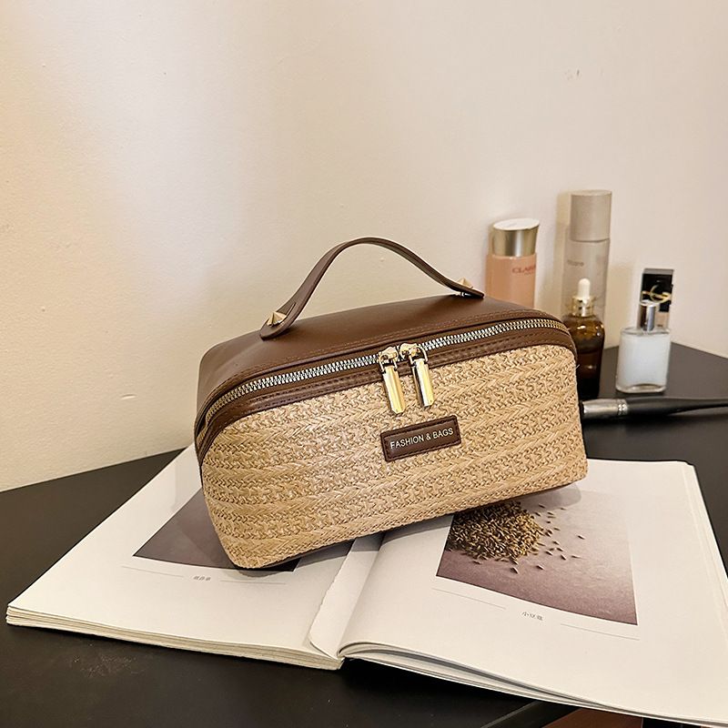 PU Large Capacity, Your Perfect Travel Companion — Stylish & Versatile Three-Dimensional Makeup Bag./Straw khaki