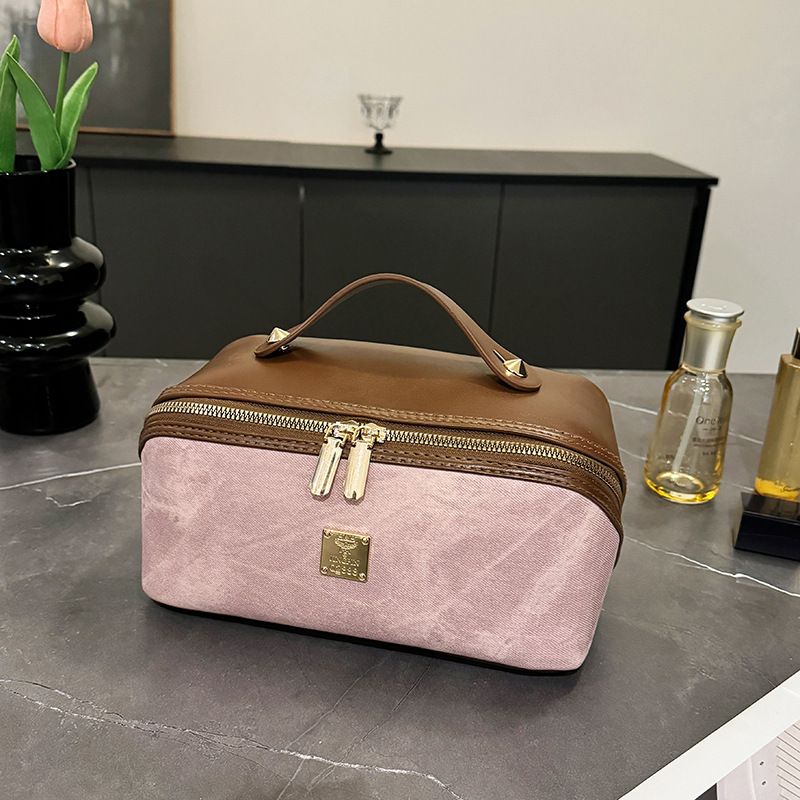 【PU Color-Block Cosmetic Bag】 Leather Handle Metal Zipper, Color-Block Simple Partition, Main Compartment Stores Cosmetics & Toiletries, Lightweight & Versatile for Commuting & Travel./PINK
