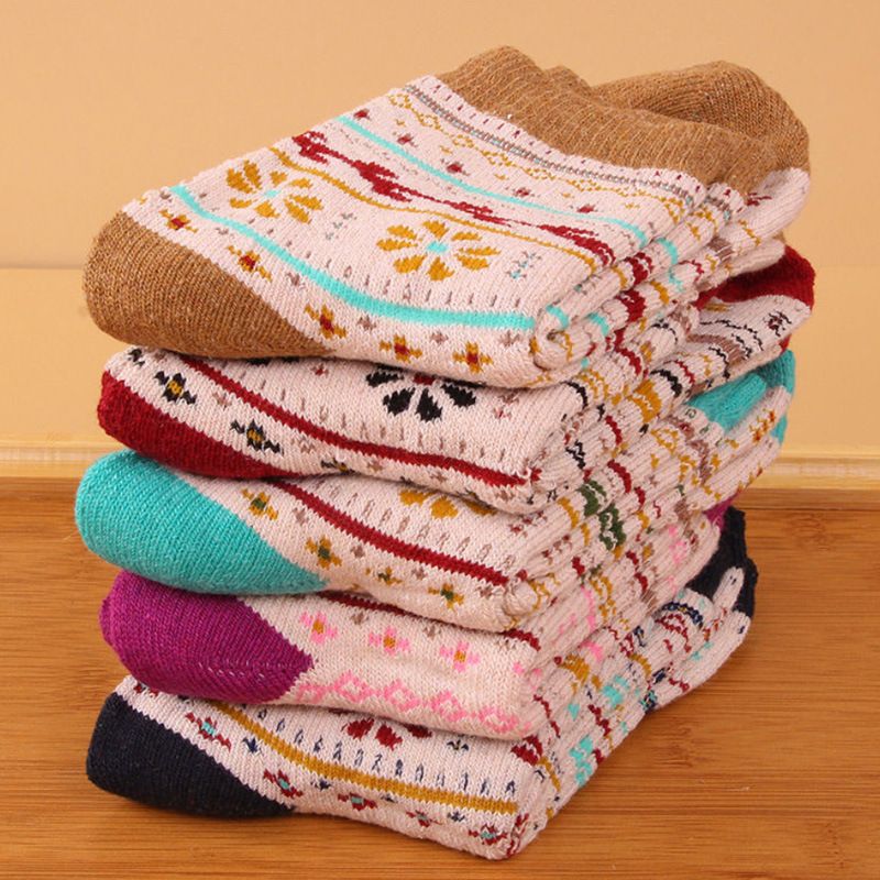 Wool Blend Terry Socks 5-Pack - Winter Thick Warm Mid Calf Crew Socks for Women - Vintage Snowflake Pattern Cotton Socks - 5 Pairs