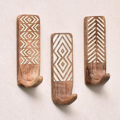 Handcrafted Solid Wood Adhesive Hooks Set – Bohemian Patterned Wall Hangers for Keys, Towels, Hats, Coats, and Bags, No-Drill Peel-and-Stick Mount for Entryway, Bedroom, and Bathroom Decor (3-Pack, Short)
