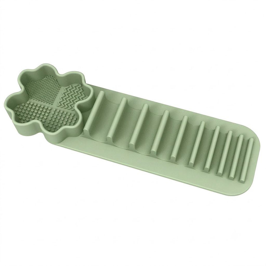 Multi-Functional Silicone Makeup Brush Holder and Cleaning Pad That Sticks to Mirrors, Tiles, and Smooth Surfaces for Quick Washing, Organized Storage, and No-Mess Drip-Drying Beauty Tools (Green)