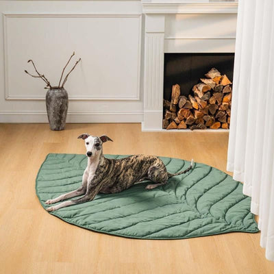 Stylish Leaf-Shaped Pet Mat, Ultra-Soft Plush Faux-Down Filled Dog & Cat Bed Topper, Cozy Foldable Crate Cushion for Year-Round Comfort, Machine Washable Floor Blanket (Green)