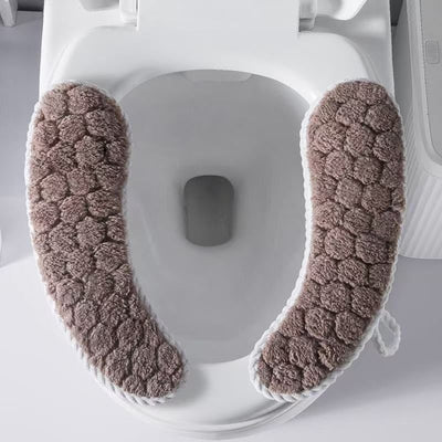 Soft Plush Toilet Seat Covers, Non-Slip Split Toilet Seat Pads with Elastic Straps and Hanging Loop, Universal Fit for Standard Household Toilets, Washable and Comfortable for Winter Use (Brown)