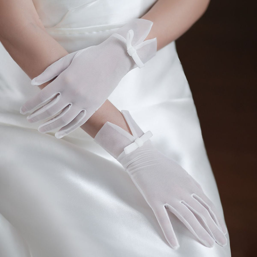 Floral Lace Gloves for Wedding & Bridal Elegance - Short Wrist Lace Gloves for Opera & Dinner Party（white）
