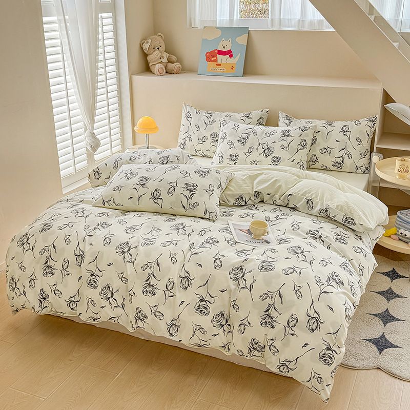 Rose Print Bedding Set - 3 Piece Set - Quilt Cover 264 x 229 cm with 2 Pillowcases 51 x 66 cm - White and Black Floral